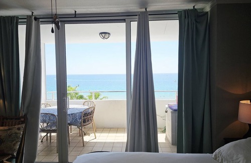 Galt Mile Condo | Beachfront Studio overlooking the Atlantic Ocean