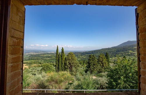 Sarteano Villa | beautiful villa ada belriguardo overlooking the city