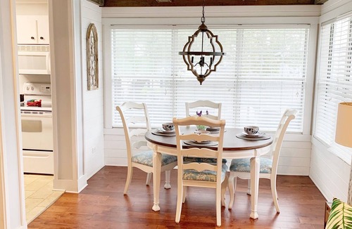 Saint Simons Heights Condo | Best Location 1 bed 1 bath gated upscale condo with pool Sleeps 3 Fast free wifi