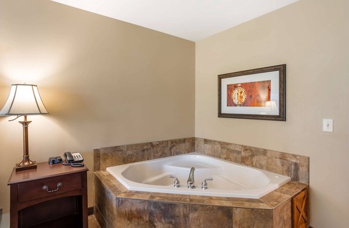 Intercourse Hotel | Best Western Plus Intercourse Village Inn & Suites