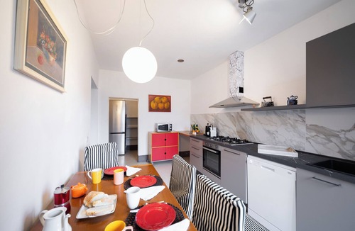 San Gimignano City Centre Apartment | Casa Bardi Luxury Apartments with parking in San Gimignano Italy