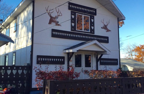 Prudenville Cottage | Cedar Oaks Lakeside Resort - Houghton Lake - Formally Ohana/Riviera Resort.