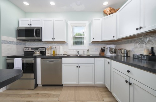 Shelbyville House | Channel Charmer - Prime Gun Lake Waterfront Stay