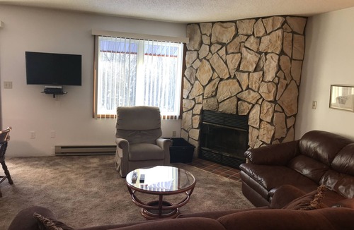Wakefield Apartment | Clean, Comfortable and Quiet Condo at the base of Jackson Creek Summit