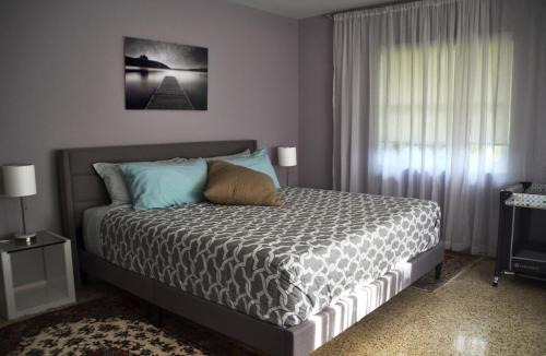 Arlington Park House | Clematis House near Arlington Park with Heated Pool
