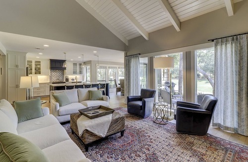 Sea Pines Villa | Completely renovated Harbour Town villa, located right on the golf course