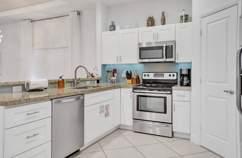 South Corals House | Coral Reef Villa 🌴 Private Heated Pool, Grill, Private Patio | 1.9 mi to Beach 🏖️