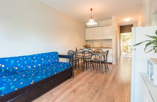 Marina di Bibbona Apartment | Cosy apartment for 4 guests with WIFI, A/C, pool, TV and patio