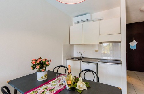 Marina di Bibbona Apartment | Cosy apartment for 4 people with pool, WIFI, A/C, TV, terrace and pets allowed