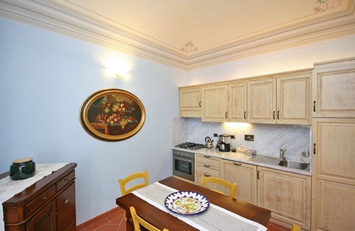 Volterra Apartment | Cosy apartment for 4 people with pool, WIFI, TV and pets allowed, close to San Gimignano