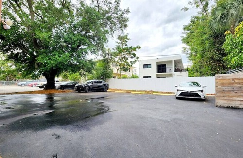 East Little Havana Apartment | Cozy Apartment Near Brickell III