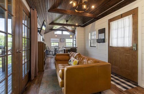 Marion House | Cozy Lake of Egypt Cabin & Pond