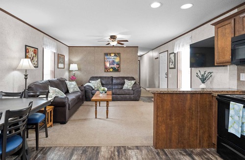 Kendall House | Cozy Sports & Rec Hiking Trail & Hot Tub Retreat