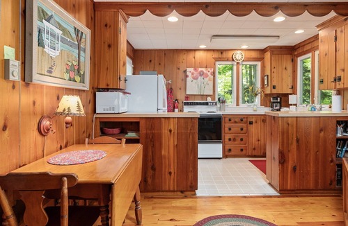Maple City House | CRO Terrapin Station- 2 Cottages on Glen Lake