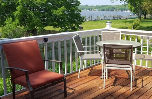 Saugatuck House | Cute Cottage in Downtown Saugatuck with Water view