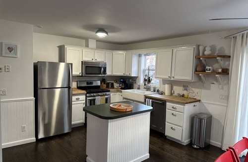 Tuckahoe House | Delightful Southampton Retreat with Heated Pool & Jacuzzi, Near Beach & Shopping