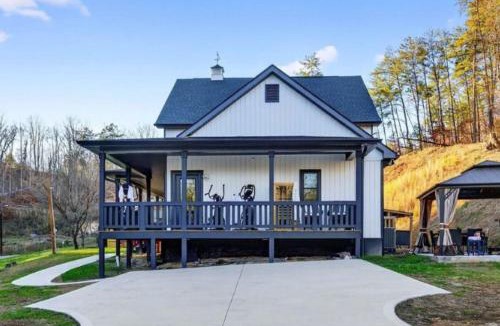 Pigeon Forge Ski Chalet | Dolly's Vacation