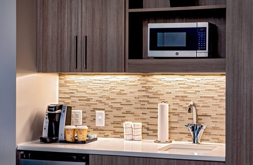 Coliseum Central Hotel | Element by Marriott Hampton Peninsula Town Center
