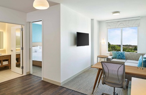 Coliseum Central Hotel | Element by Marriott Hampton Peninsula Town Center