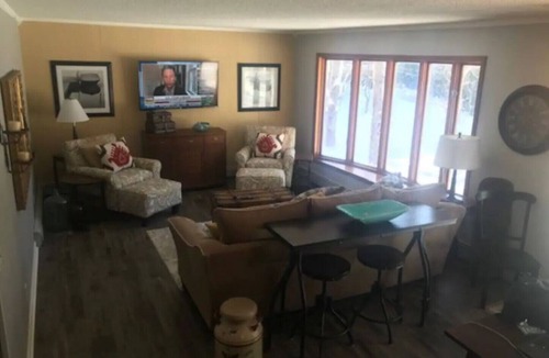 White Pine House | Full House on secluded road, 4 bed 2 bath, fully furnished basement w/bar + beds
