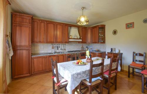 Lari House | Gorgeous Home In Lari With House A Panoramic View