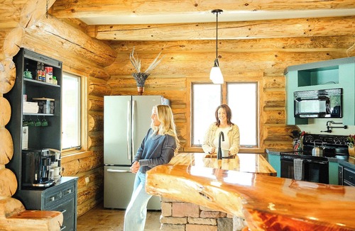 Ironwood Cabin | Handcrafted Log Cabin | Hot Tub | Sauna | GameRoom
