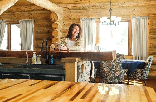 Ironwood Cabin | Handcrafted Log Cabin | Hot Tub | Sauna | GameRoom