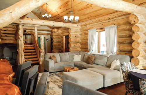 Ironwood Cabin | Handcrafted Log Cabin | Hot Tub | Sauna | GameRoom