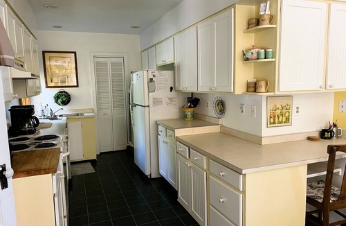 Leland House | Historic home near Leland. Huge porch, fire pit. Pet ok.