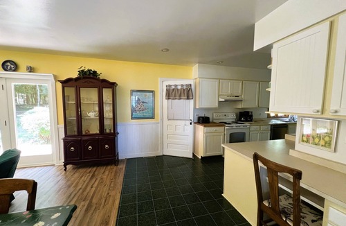 Leland House | Historic home near Leland. Huge porch, fire pit. Pet ok.
