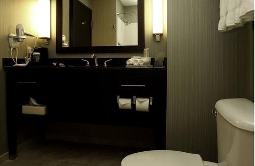 Marion Hotel | Holiday Inn Express Hotel & Suites Marion Northeast by IHG