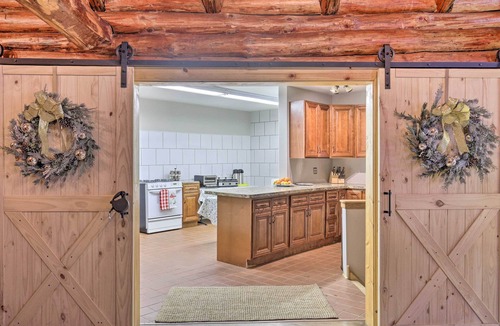 Ironwood Cabin | Ironwood 'Superior Home' ~ 4 Mi to Big Powderhorn!