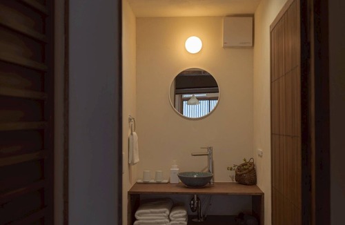 Nara House | Kitsuji | A Small Traditional House in Nara | Accommodates up to 5 guests | 12 minutes from JR Nara Station | 3-minute walk to a convenience store