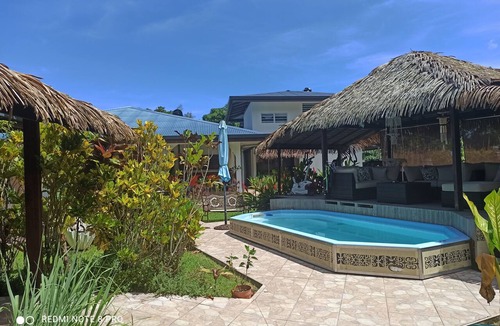 Teahupoo House | La Maison du Voyage: an invitation to relax and explore Raiatea.