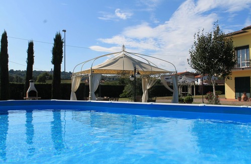 Montecarlo Apartment | La Valinfiore Charmante Wohnung mit Pool by Interhome