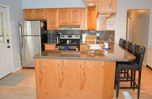 Palo Cottage | Lake Access Cottage at Derby Lake Sleeps 8