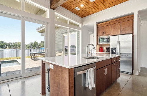 Eatonton House | Lake Oconee 3BR Pool, Dock, Kayaks, Game Room