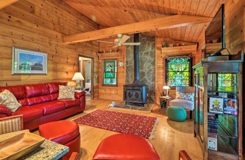 Milledgeville House | Lakefront Milledgeville Cabin: Private Dock, Porch
