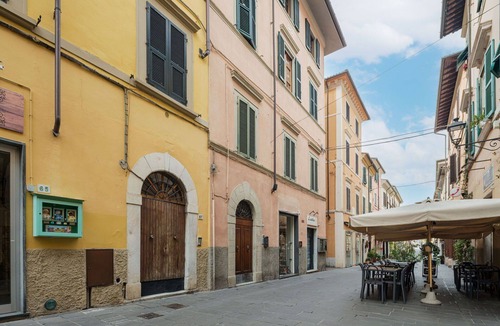 Pietrasanta Apartment | Lovely apartment for 2 people with WIFI, TV and terrace