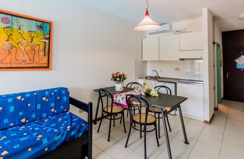 Marina di Bibbona Apartment | Lovely apartment for 4 people with A/C, pool, WIFI, TV, terrace and pets allowed