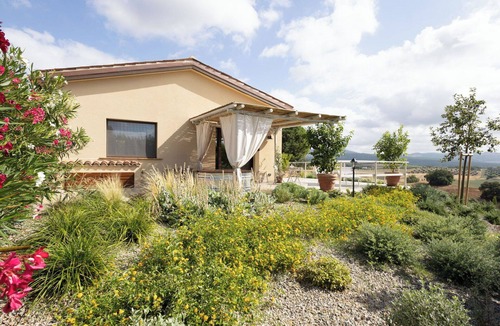 Roccastrada House | Lovely apartment in villa with A/C, WIFI, private pool, TV, terrace and panoramic view
