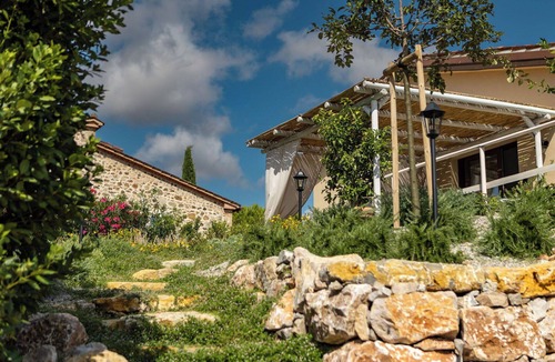 Roccastrada House | Lovely apartment in villa with A/C, WIFI, private pool, TV, terrace and panoramic view