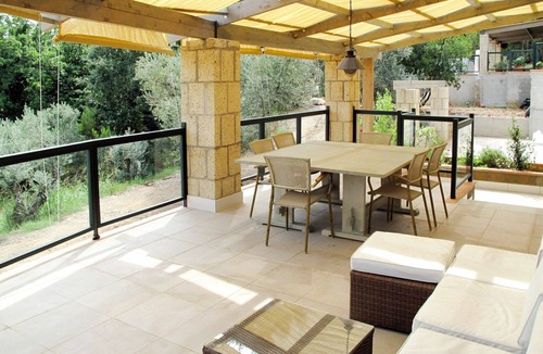 Guardistallo House | Lovely apartment in villa for 11 guests with pool, terrace and pets allowed