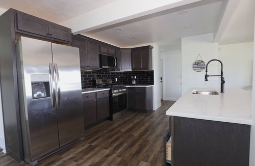 Shelbyville Cottage | Lucky Catch Cottage 4 BR. 2BA. Lakeside, Hot Tub, Sauna, Casino nearby