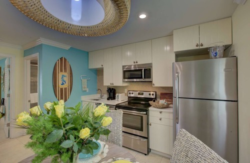 Siesta Key Village House | Lulu's Key House Kemp Ridley 1/1 Downstairs