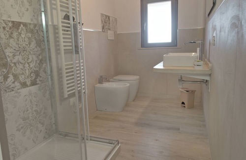 Civita Castellana Apartment | Moderno 60mq: camera soggiorno cucina divanoletto