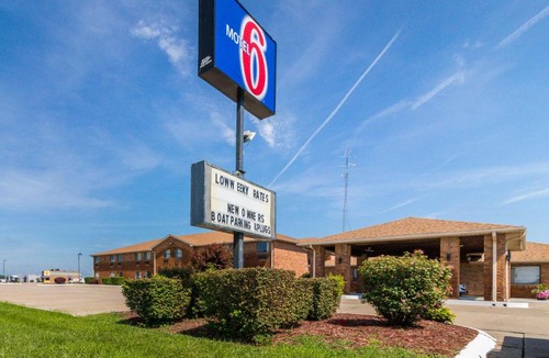 Marion Hotel | Motel 6-Marion, IL