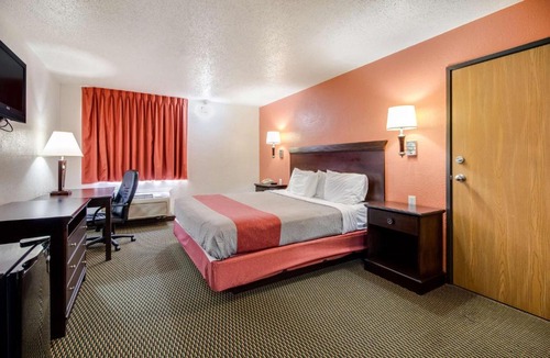 Marion Hotel | Motel 6-Marion, IL