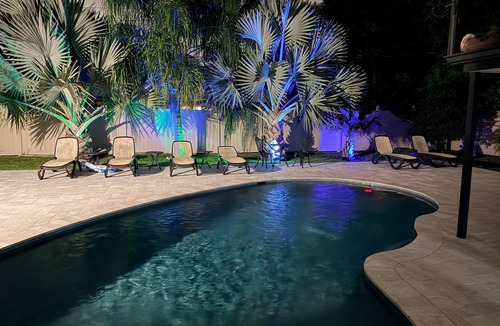 East Fort Lauderdale House | New Luxury Coral Villa!Private Heated Salt Pool With Sun Shelf! 1 Mile To Beach!