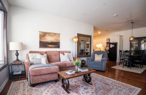 Gordonville Apartment | Newly renovated Carriage House, on lovely property near Intercourse, PA